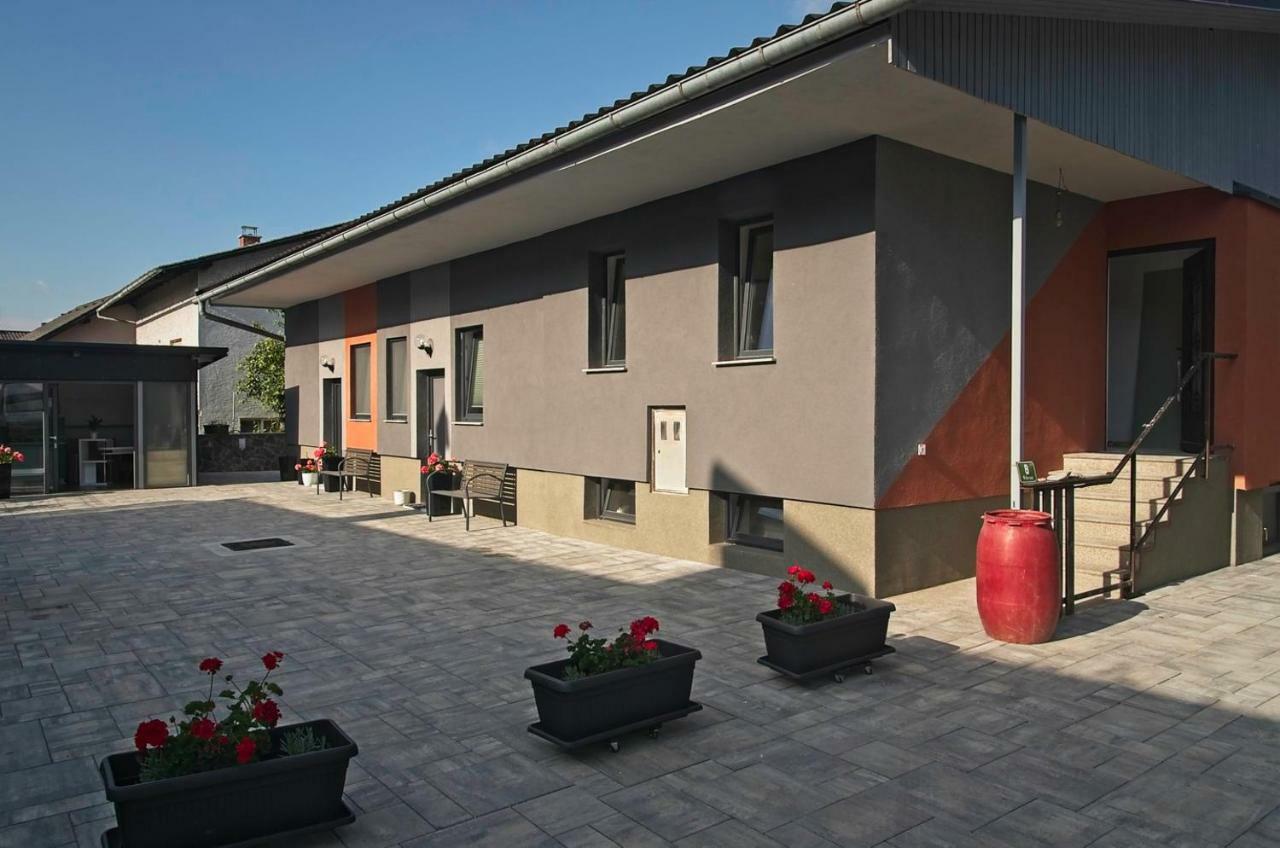 Apartments Drevi Lublaň Exteriér fotografie